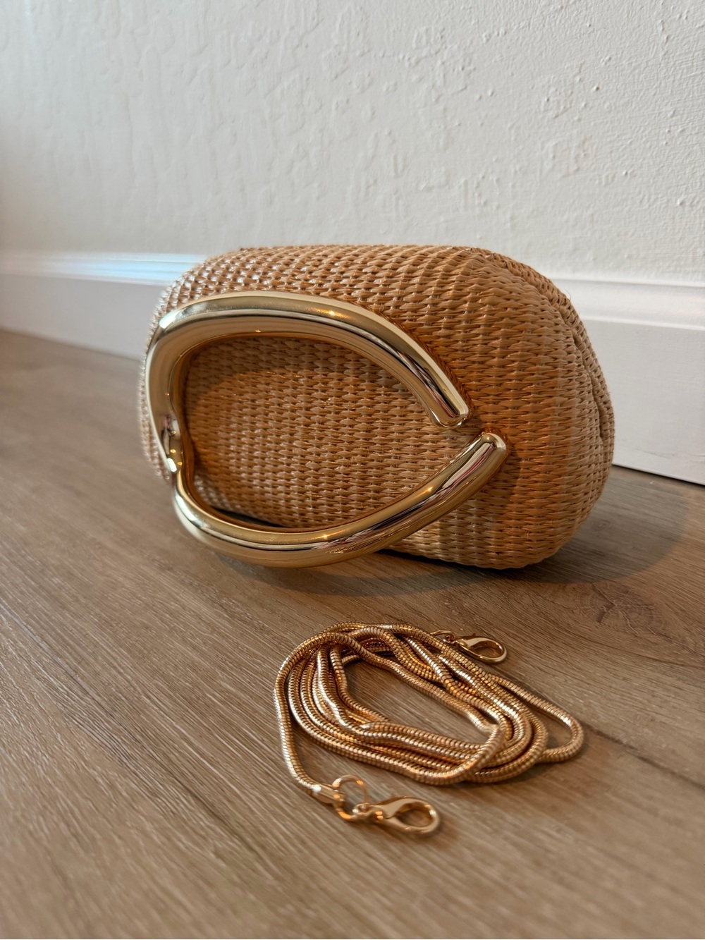 Womens Straw Clutch chain crossbody purse bag with Gold Accent summer vacation - Picture 6 of 7